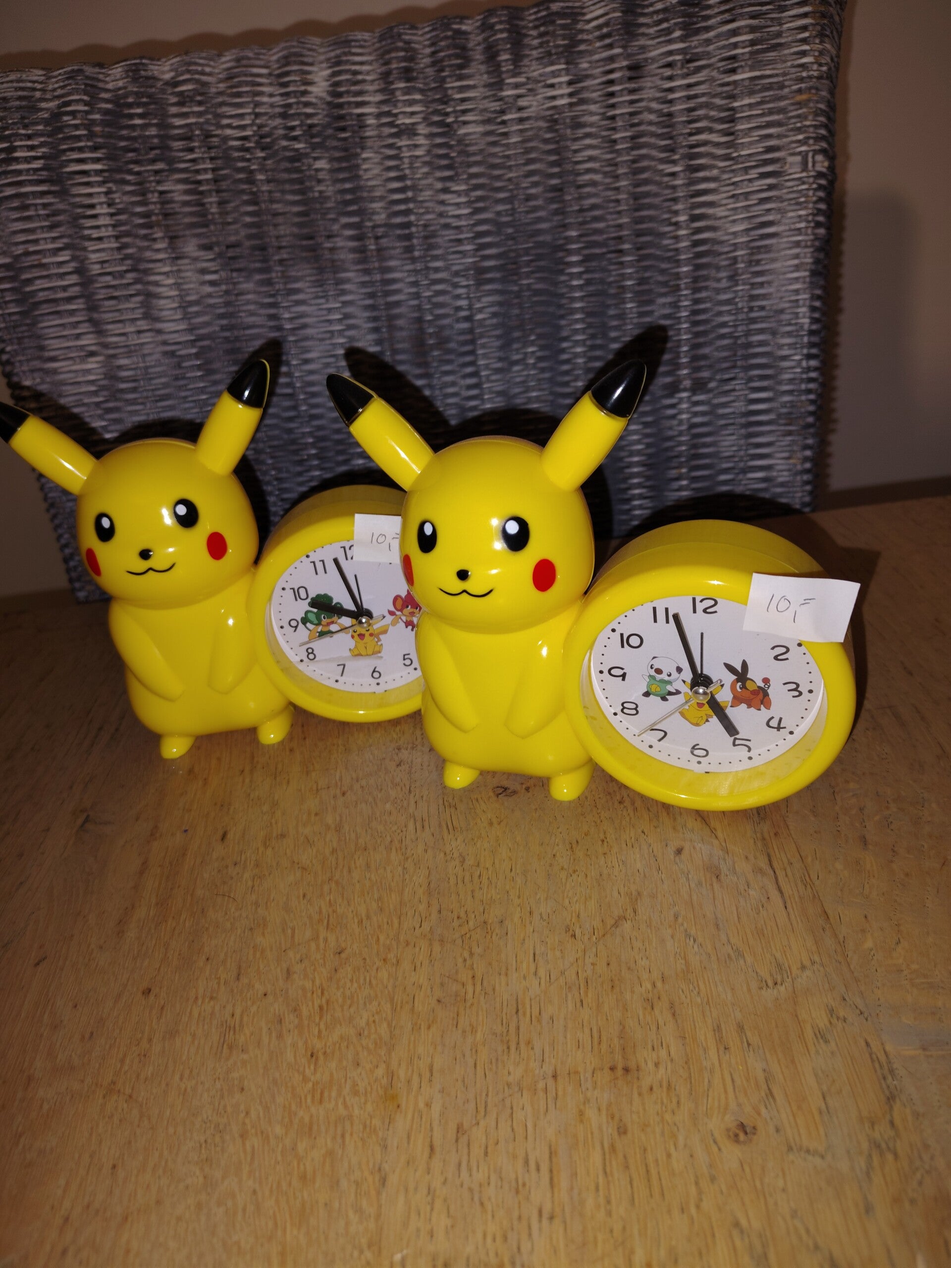 Pikachu klok per stuk