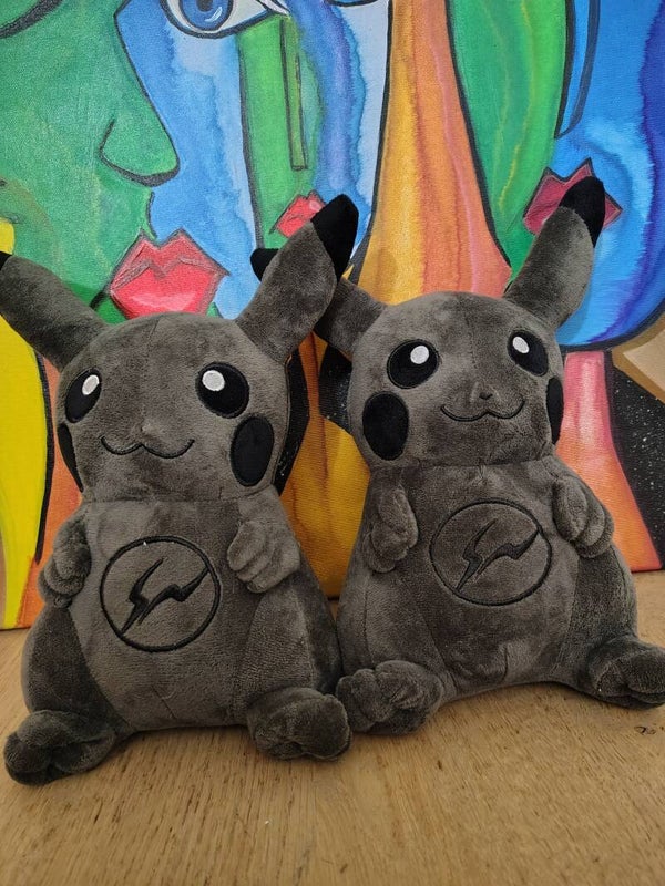 Zwarte Pikachu knuffel