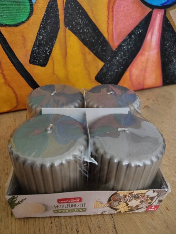 geplisseerde (geribbelde) metallic variant van de "Wohlfühlzeit Adventskerzen" set