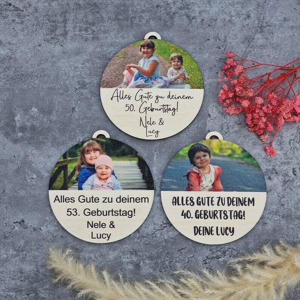 Foto Geschenk Geburtstagskarte Anhänger Rund Holz 9cm mit Bild und Name Personalisiert / Glückwunschkarte Holz / Geschenke Anhänger