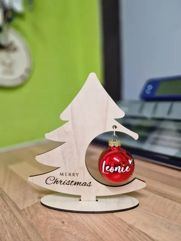 Weihnachtsbaum aus Holz mit Personalisierter Christbaumkugel / Individuelles Geschenk Weihnachten / Weihnachtsbaum mit Kugel,,  Deko , Holz