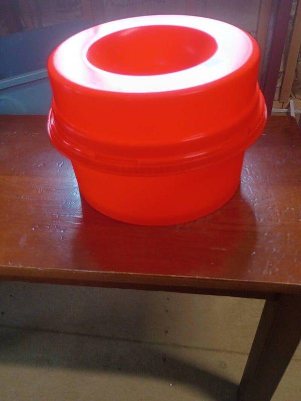 Spill proof water bowl