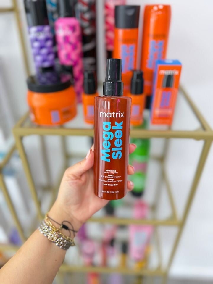 Matrix Mega Sleek • Iron Smoother Spray 250 ml