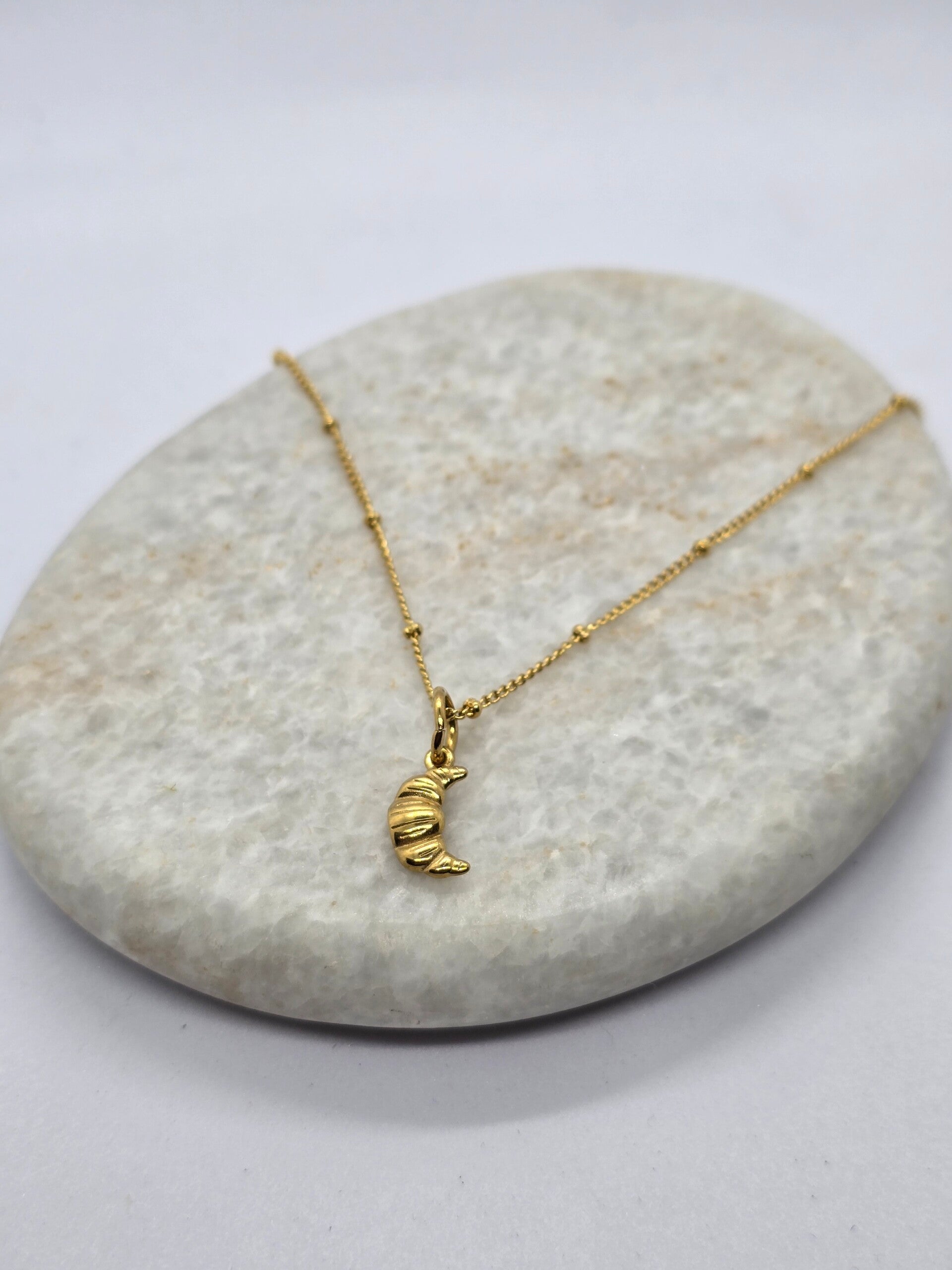 Necklace croissant