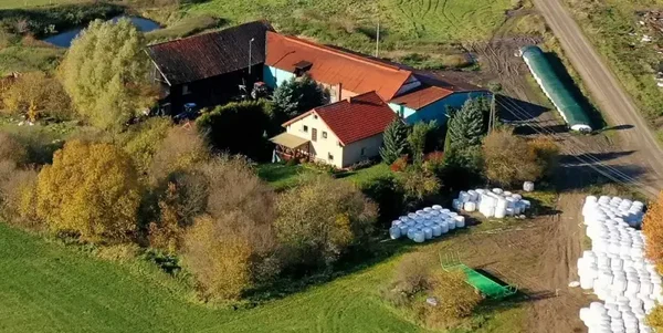 Gospodarstwo rolne-47 ha, budynki gospodarcze, dom, maszyny, las
