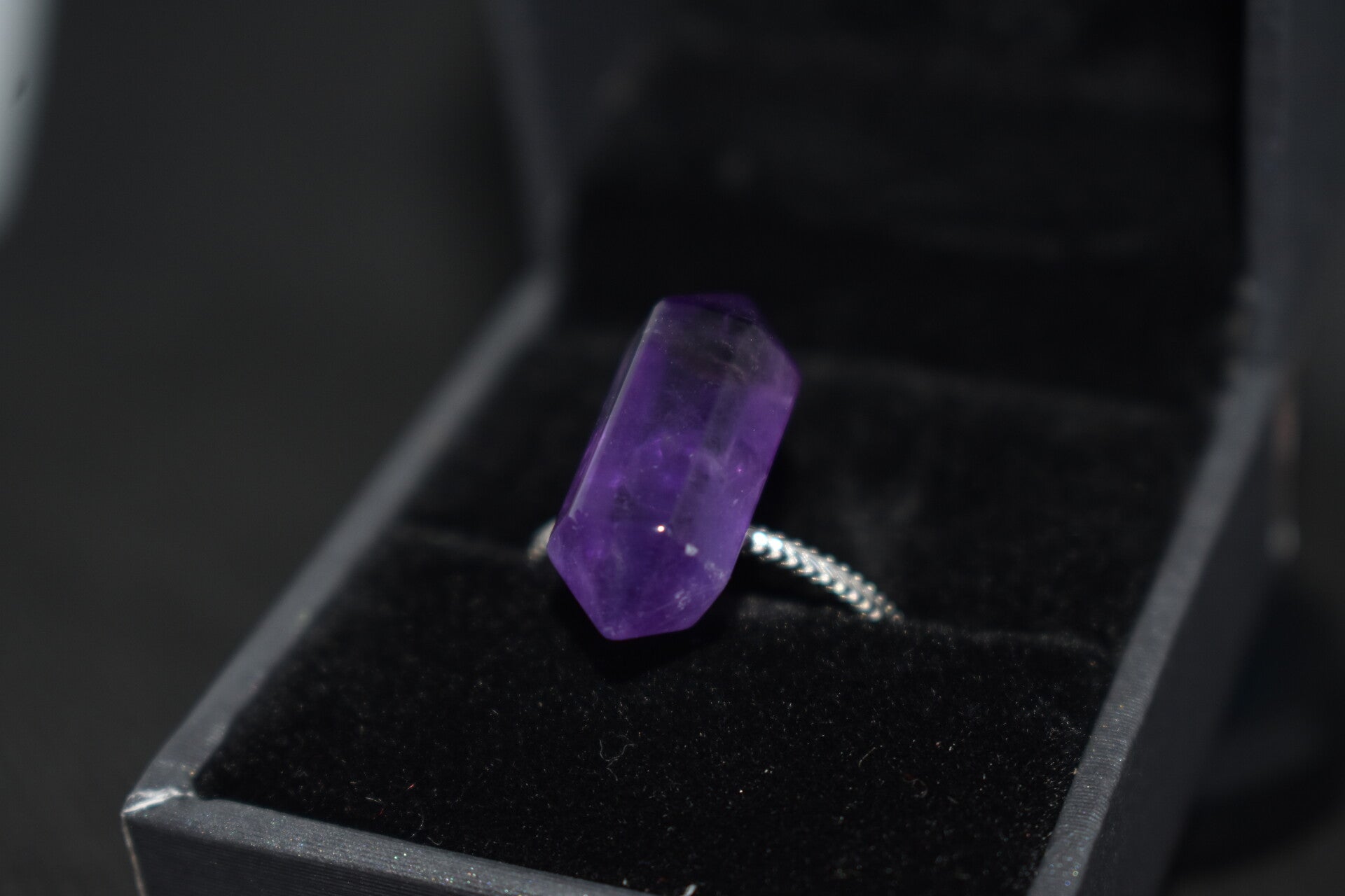 Bague en Améthyste – Argent 925 – Réglable – Forme Pointe