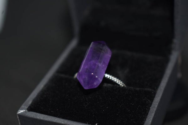 Bague en Améthyste – Argent 925 – Réglable – Forme Pointe