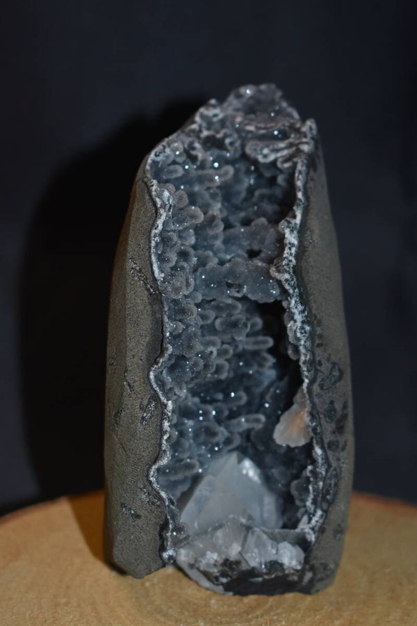 Géode de Calcédoine Inclusion de Quartz : 852g