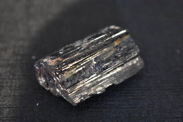Tourmaline noire brute du Brésil