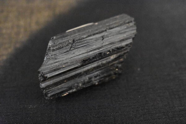 Tourmaline noire brute du Brésil