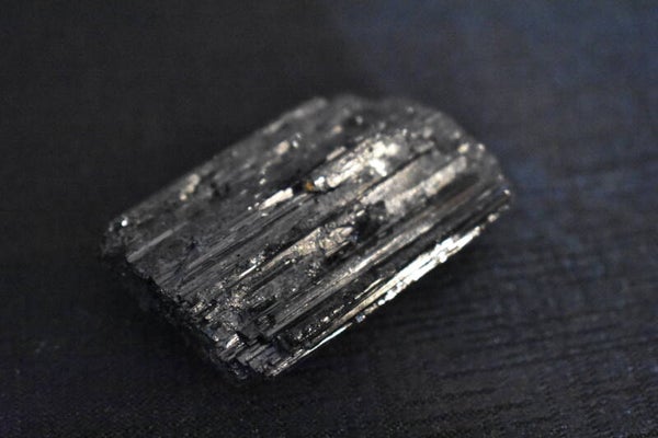 Tourmaline noire brute du Brésil