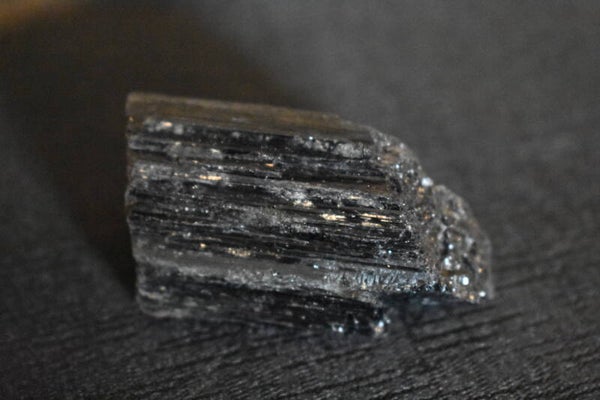 Tourmaline noire brute du Brésil