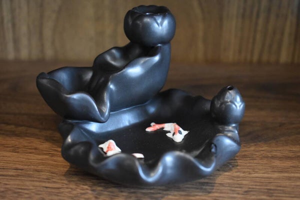 Porte-encens Backflow en céramique – Cascade Poissons Koï – 8,5 cm