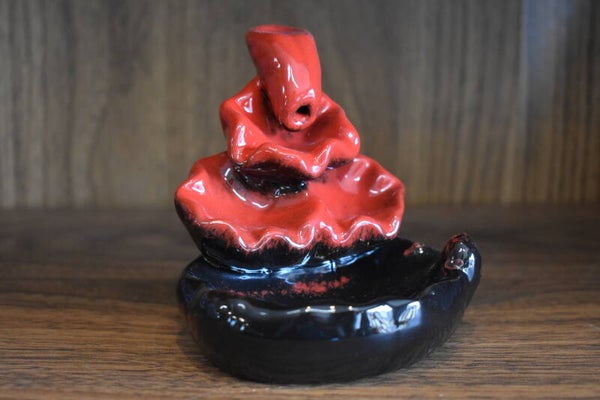 Porte-encens Backflow en céramique – Cascade de Feuilles de Lotus Rouge – 10,5 cm