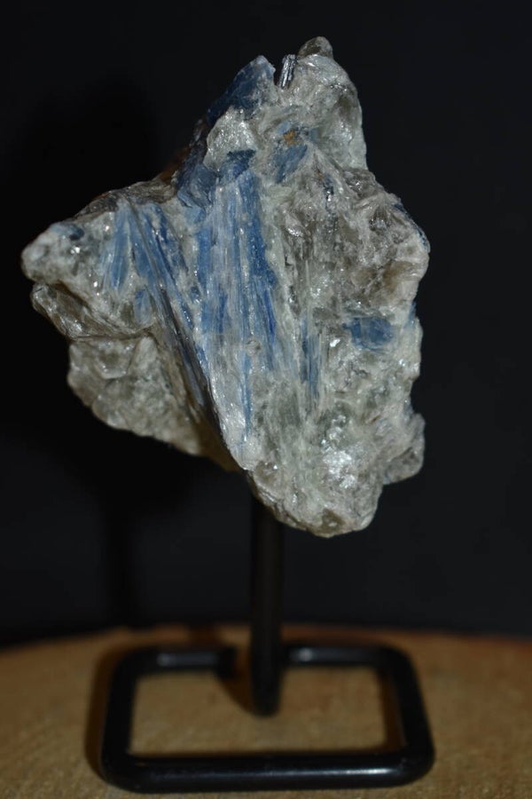 Kyanite Brute sur Base Métal