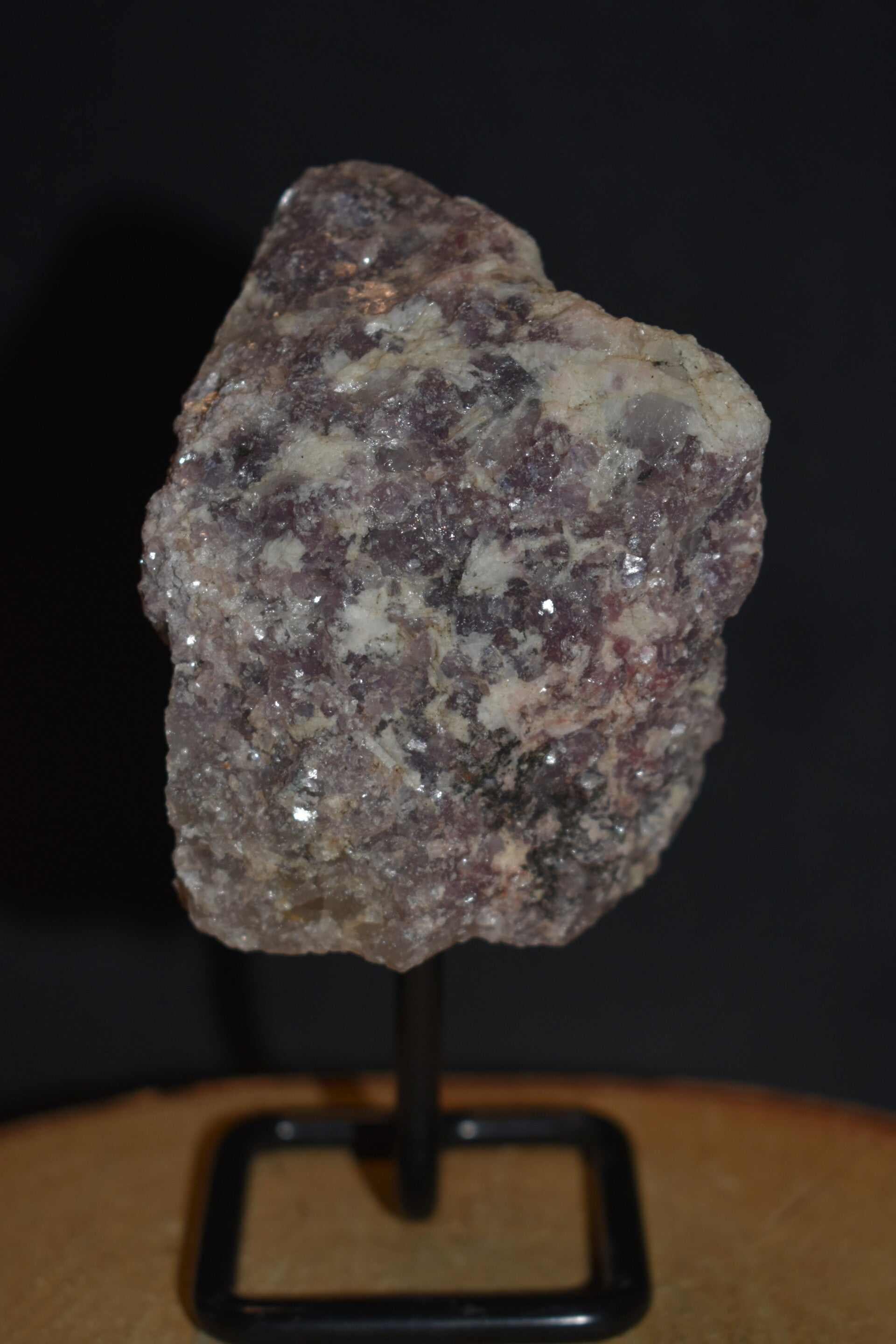 Lépidolite Brute sur Base Métal