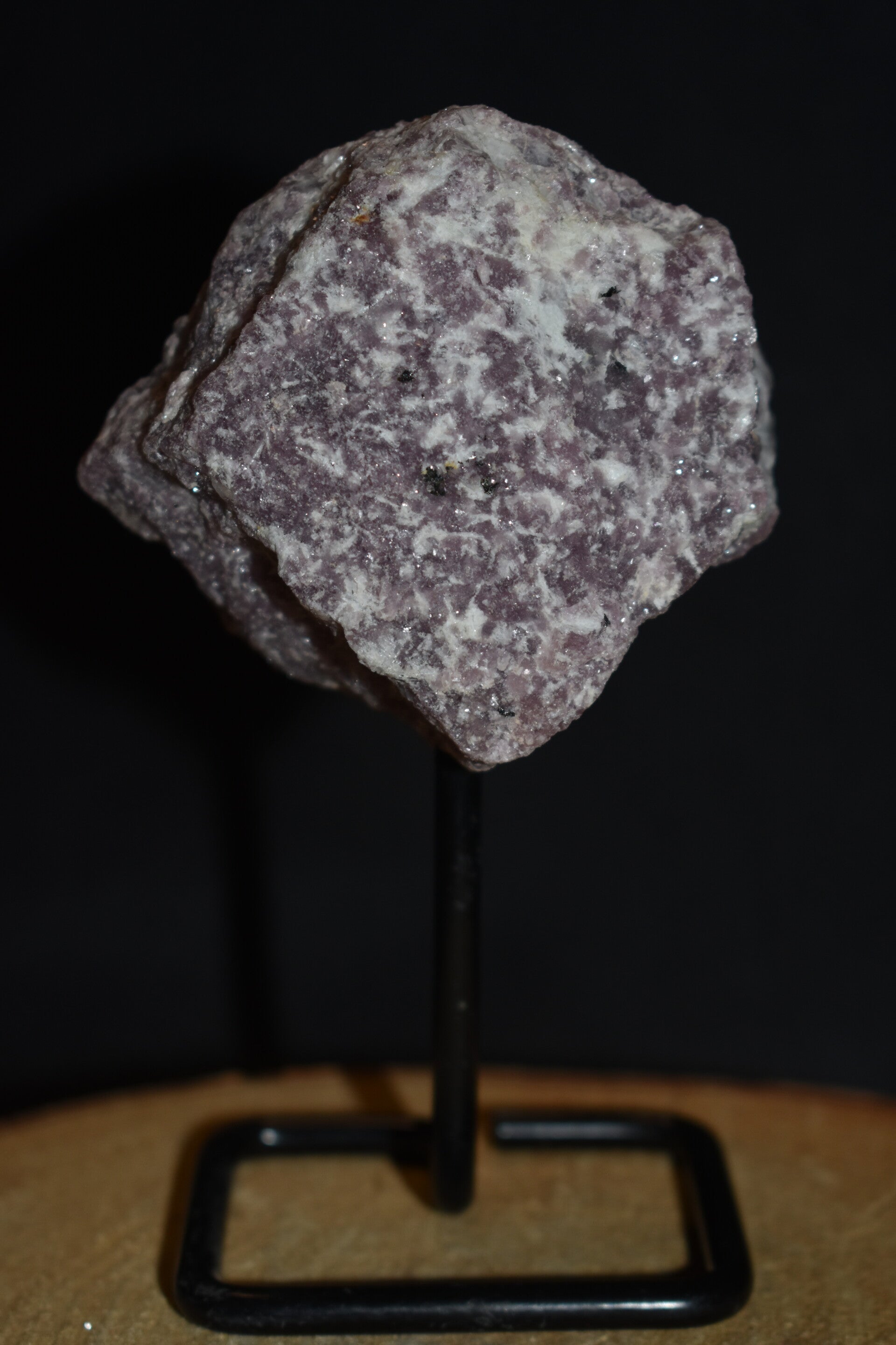 Lépidolite Brute sur Base Métal