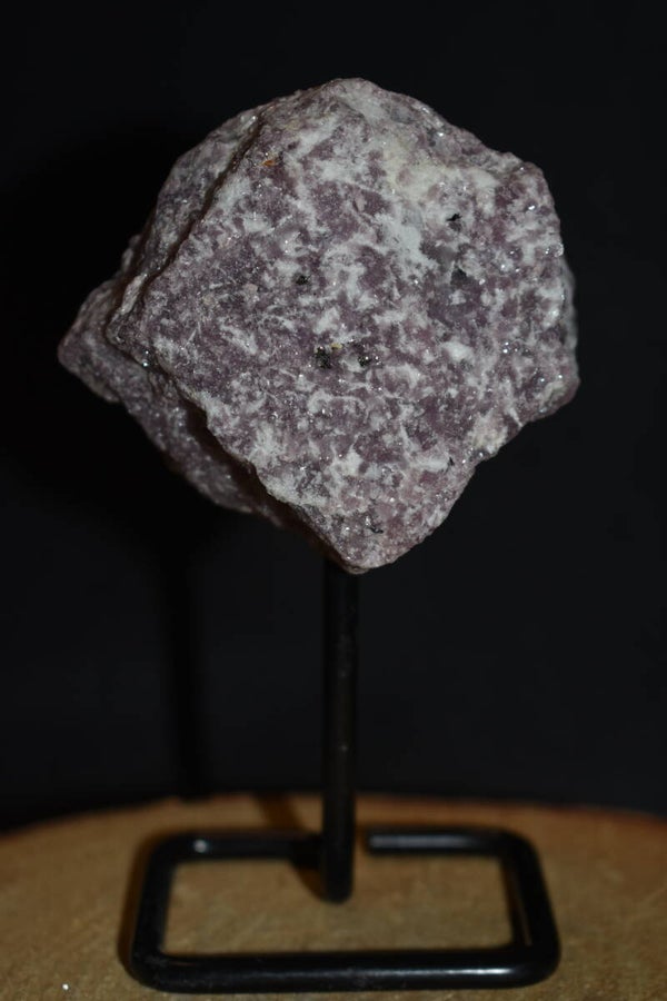 Lépidolite Brute sur Base Métal