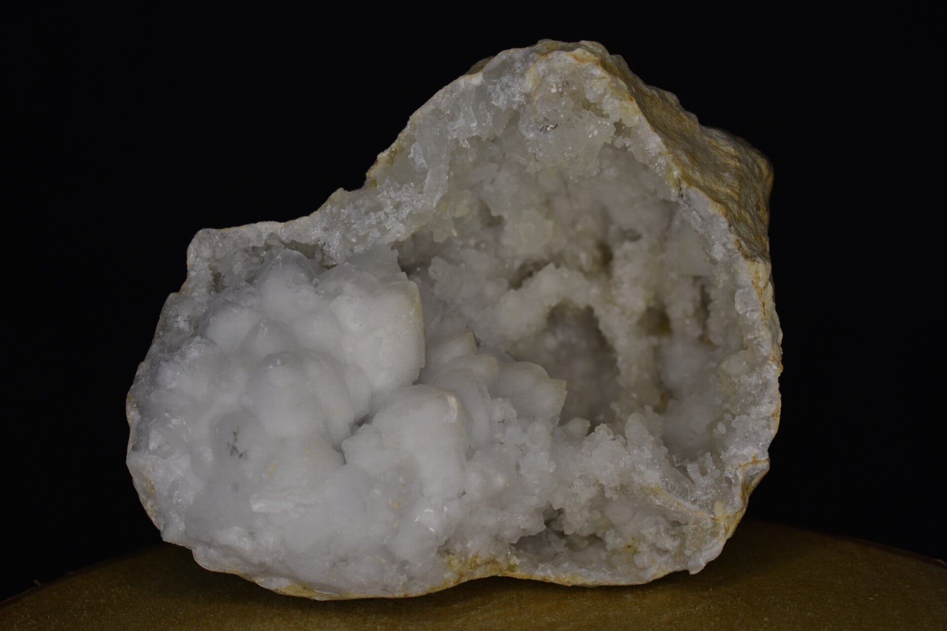 Géode Cristal de Roche du Maroc 834g