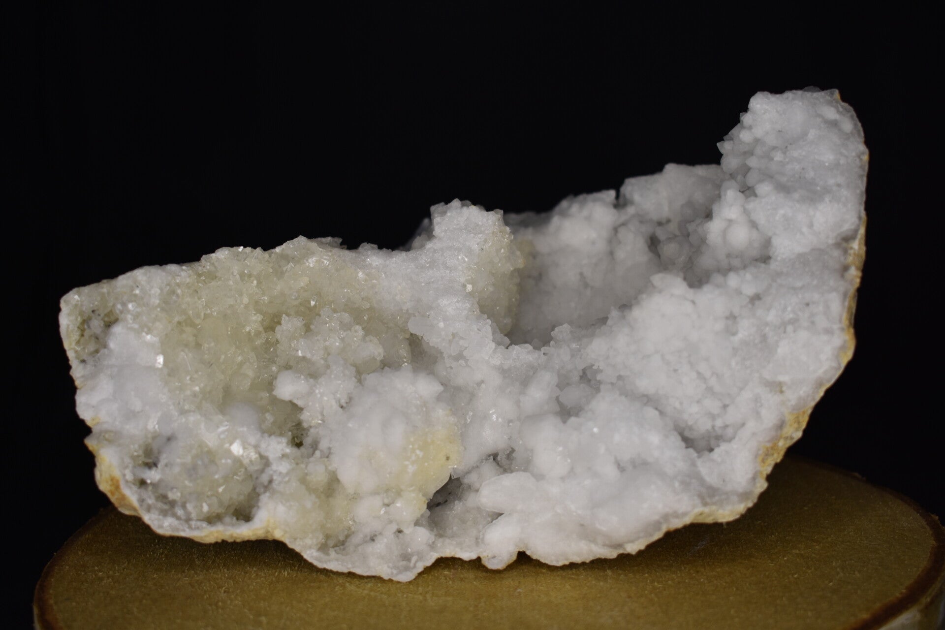 Druse Cristal de Roche du Maroc 972g