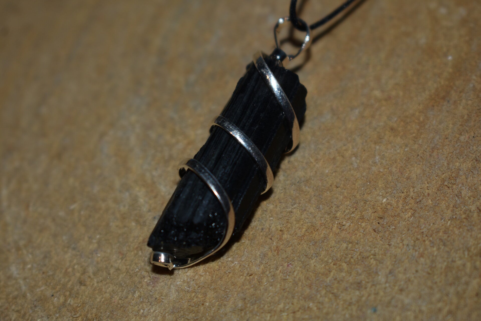 Pendentif Tourmaline noire brute