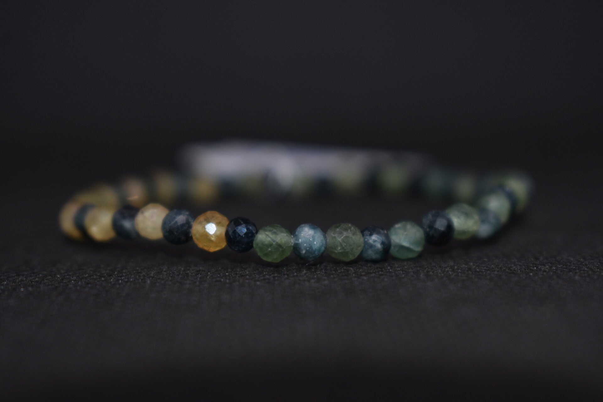 Bracelet Onde Boréale – Apatite multicolore & Tourmaline bleue