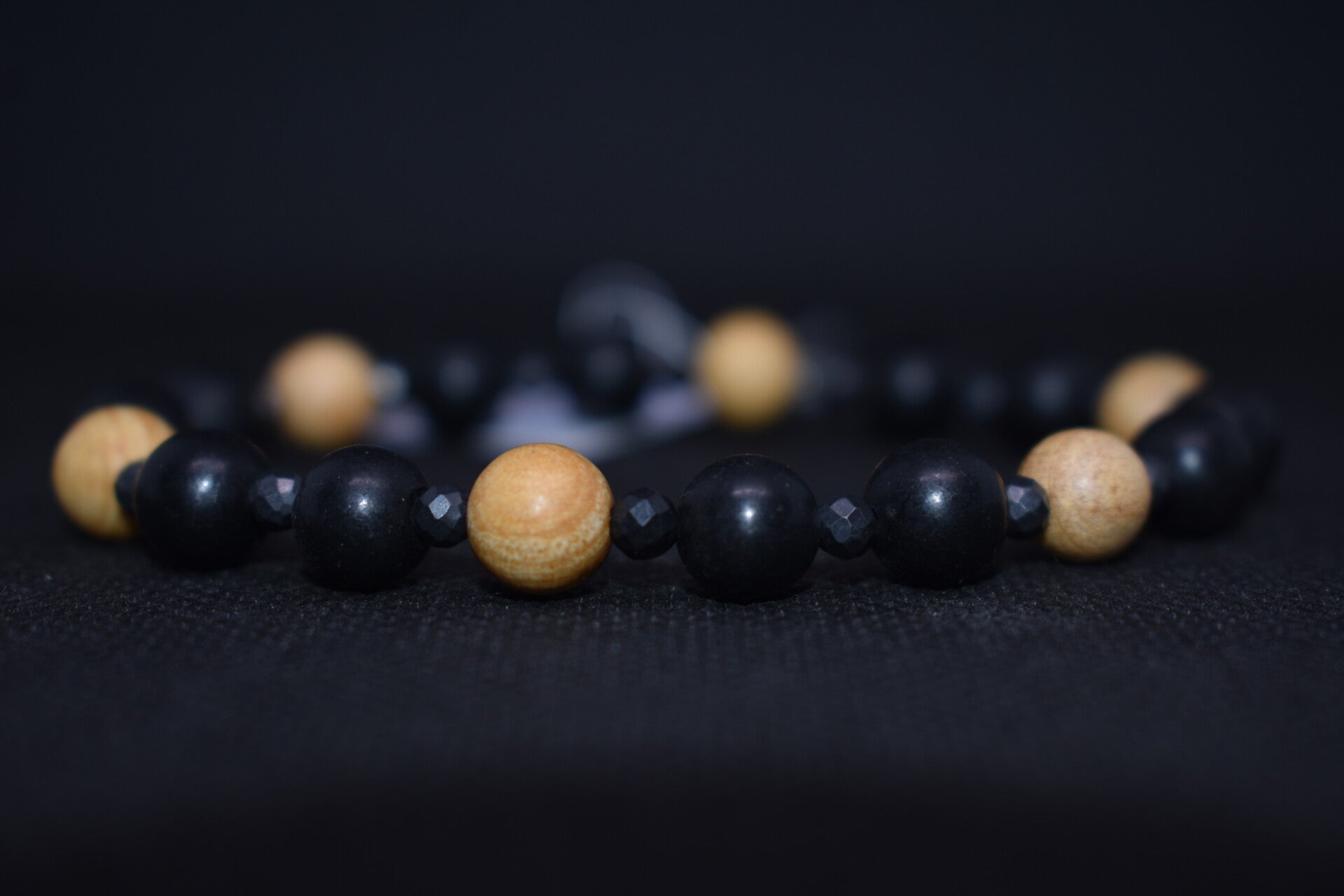 Bracelet Gardien des Cinq – Shungite, Palo Santo & pierres d’ancrage (Taille Homme)