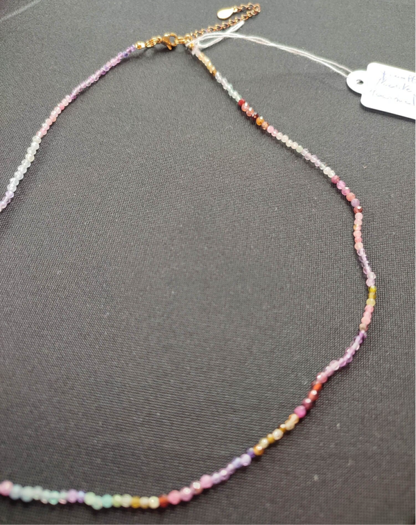 Collier artisanal en Spinelle multicolore, Fluorine et Tourmaline