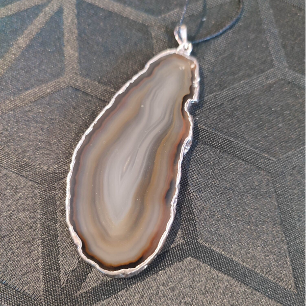 Pendentif tranche d’Agate naturelle du Brésil – Gris fumé & brun