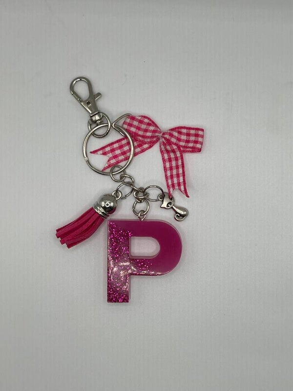 Sleutelhanger P fuchsia glitter