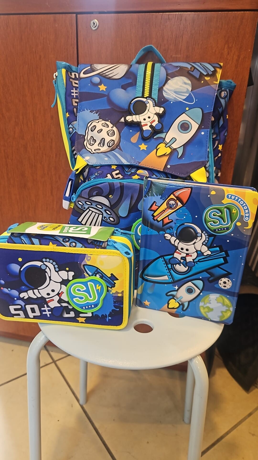 Zaino SJ Seven spazio + astuccio completo + diario