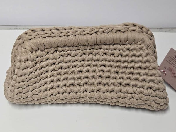 Borsa clutch beige intrecciata in lycra – Sereniu®