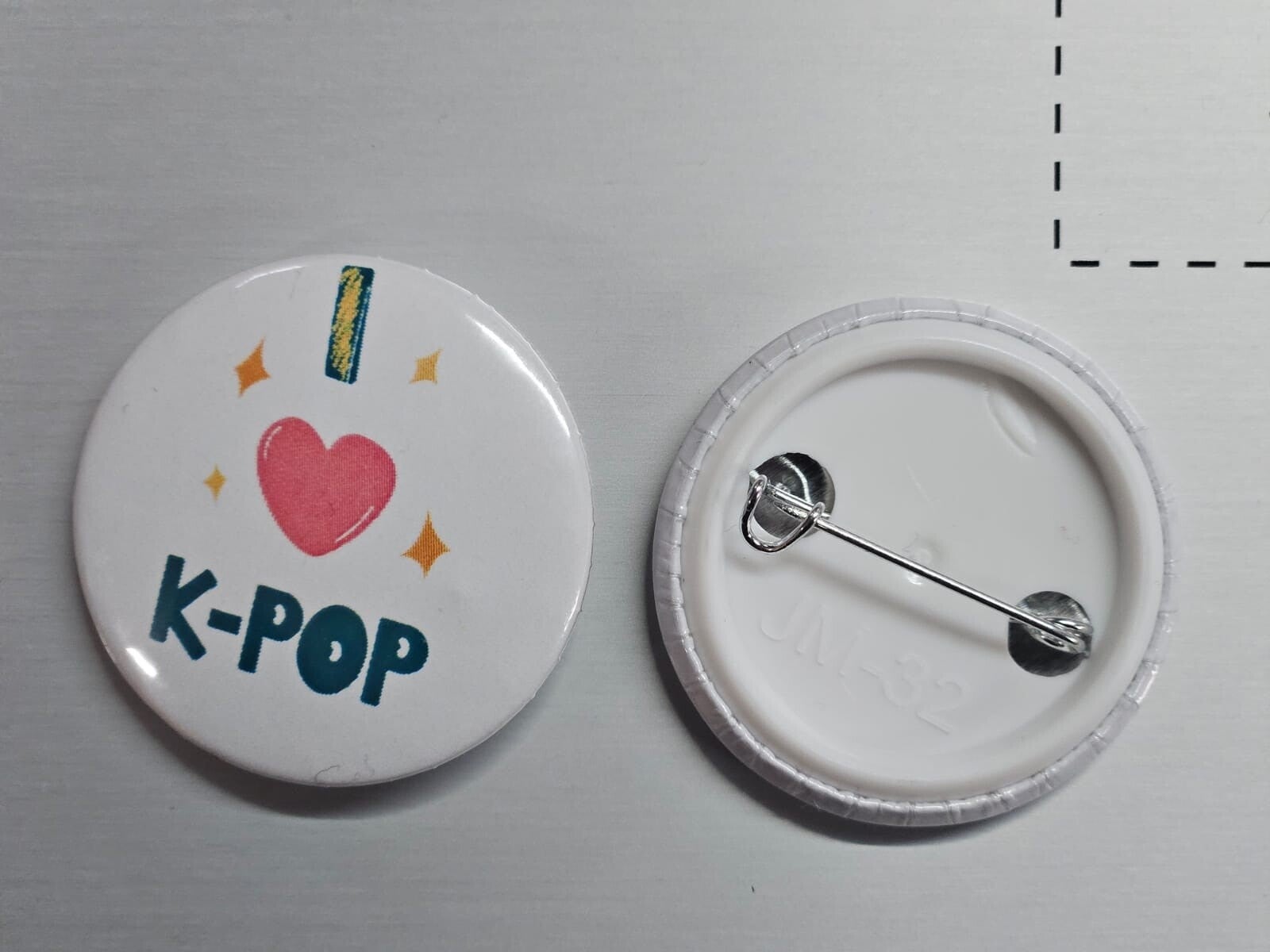 Spilletta "I Love K-POP" – 32mm Sereniu®