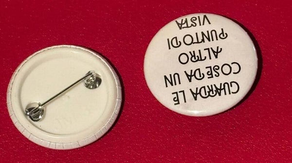Spilletta "Guarda le cose da un altro punto di vista" 32mm – Sereniu®