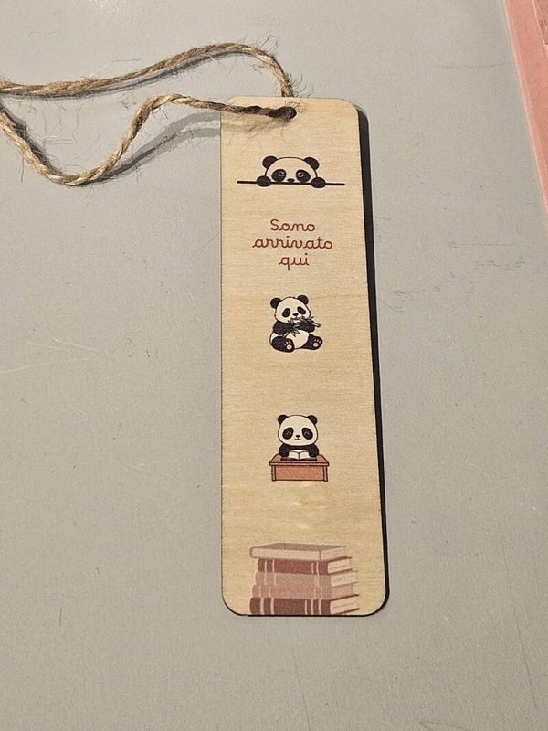 Segnalibro in legno "Sono arrivato qui" 12x3 cm – Sereniu®