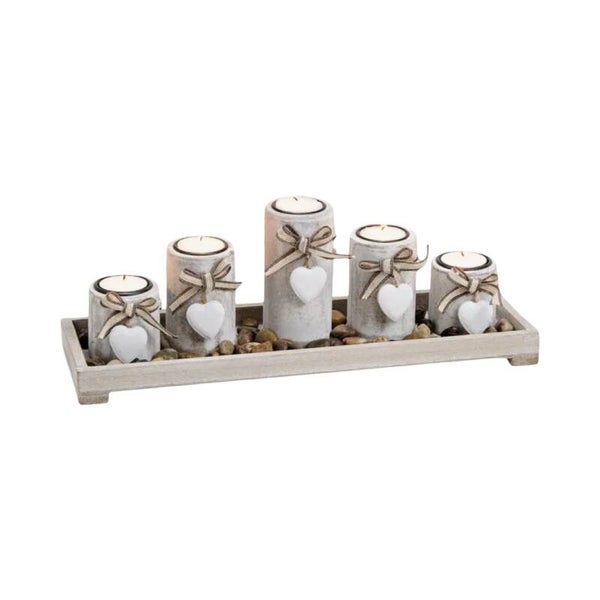 Sfeervolle waxinelichthouder op houten tray – met hartdecoratie