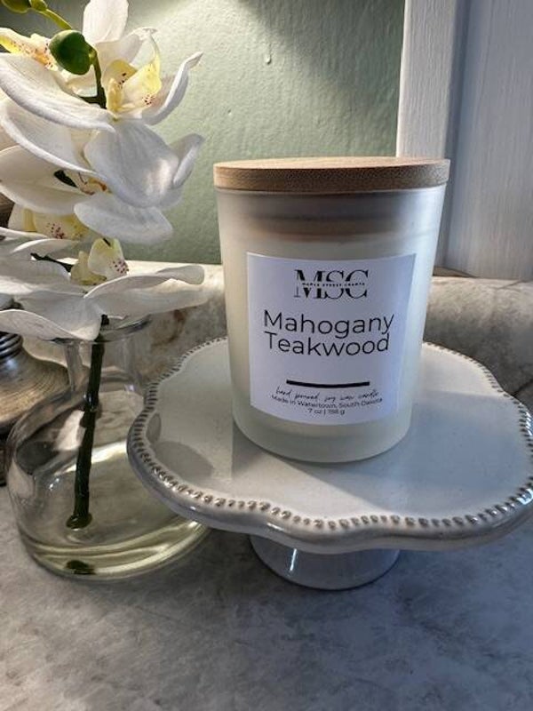 Mahogany Teakwood 7 oz candle