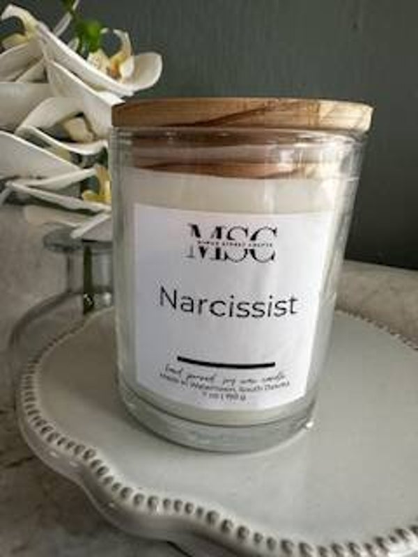 Narcissist 7 oz candle