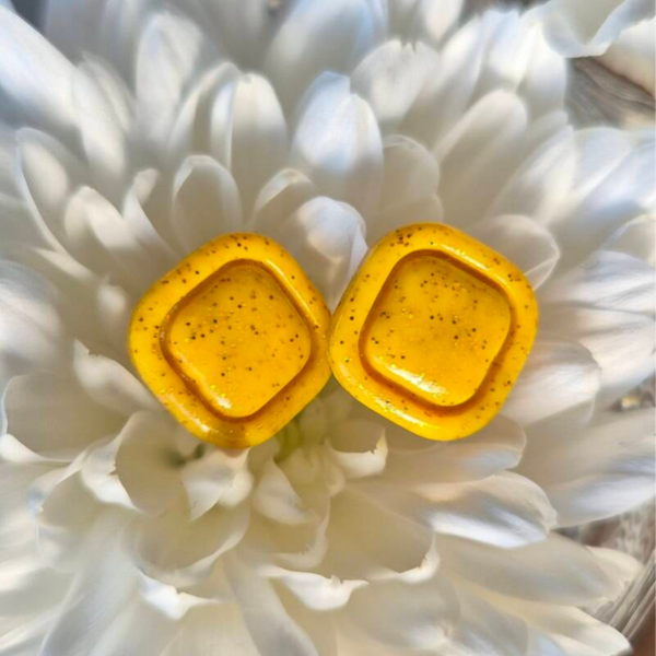 Claymies Oorsteker Geel