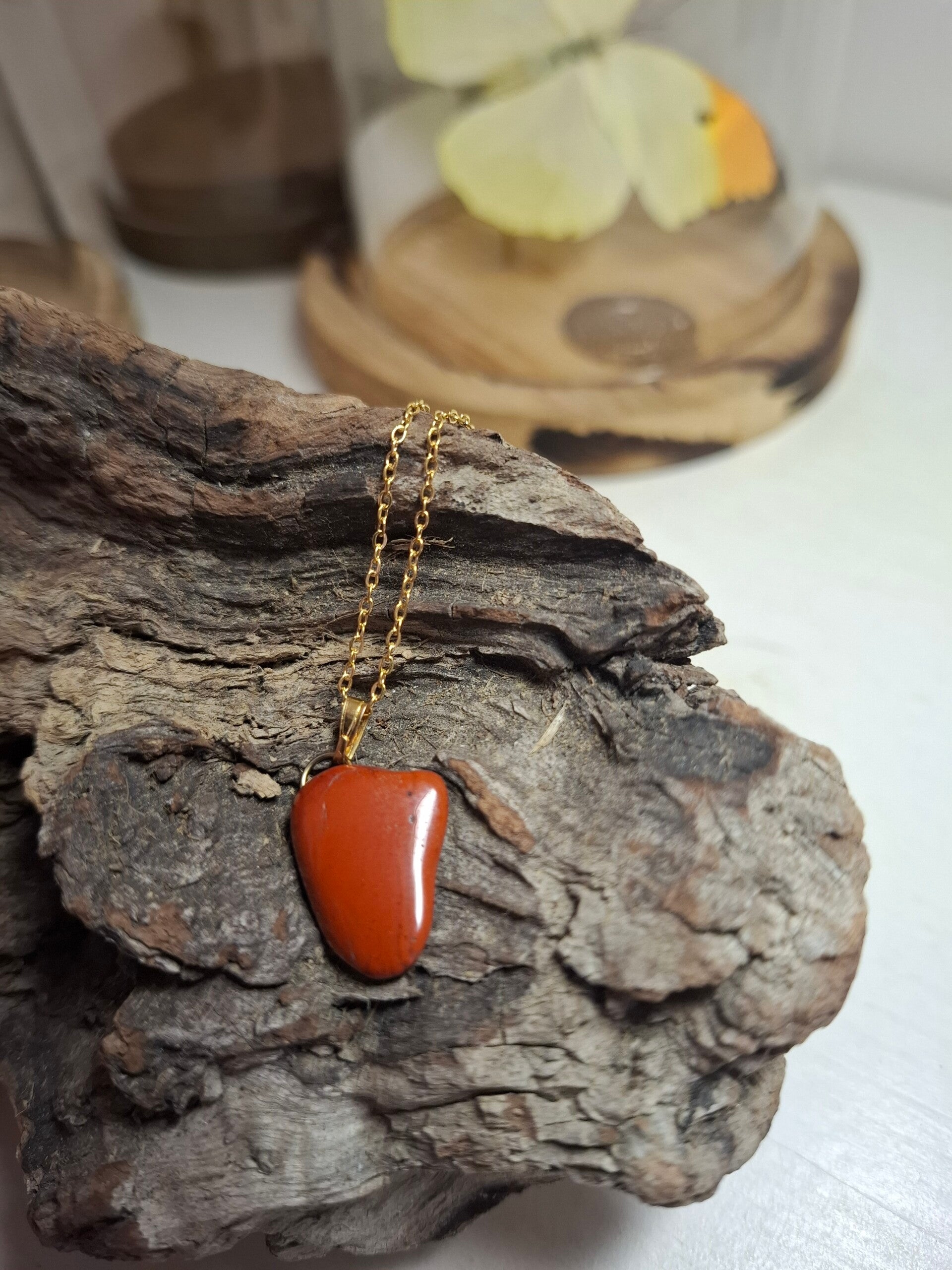 halsketting rode jaspis hanger