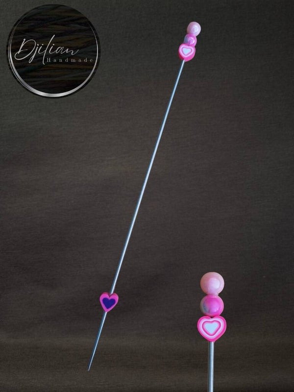 1 dunne ami-stick - roze kraaltjes en hartjes