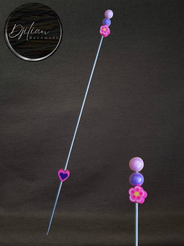 1 dunne ami-stick - roos bloemetje met hartje