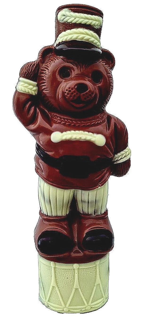 Beer op trommel 20,5cm melk gekleurd