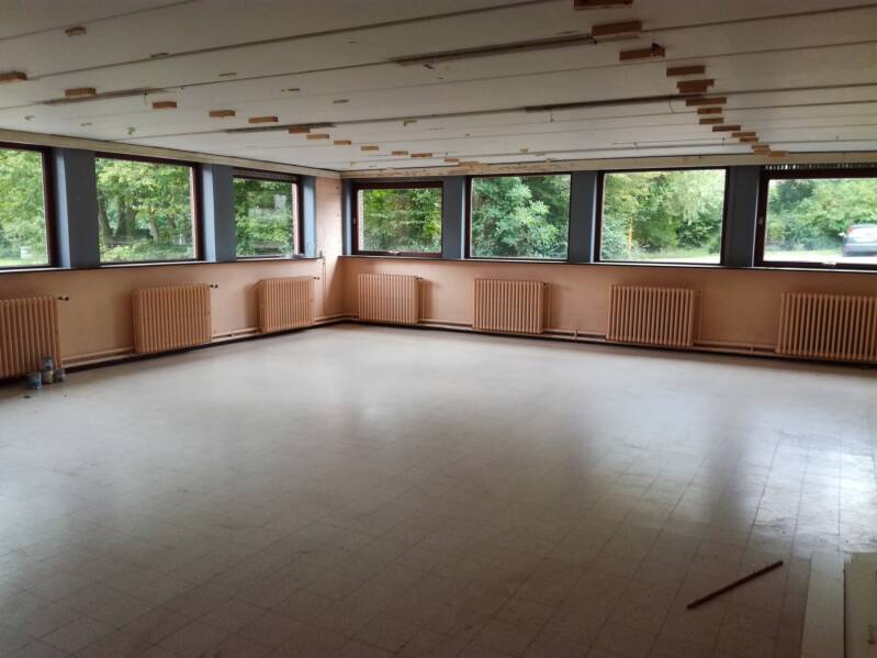 Zaal6ontruimd-klaarvoorrenovatie.jpg