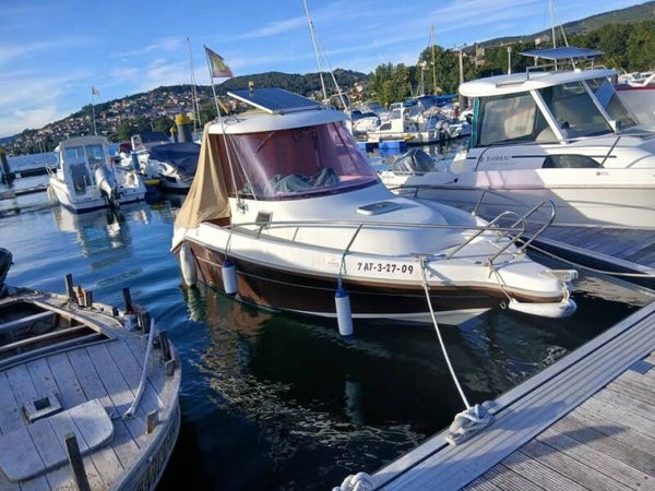 PILOTHOUSE 550