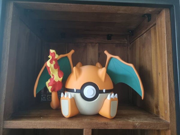 Charizard - mega pokeball
