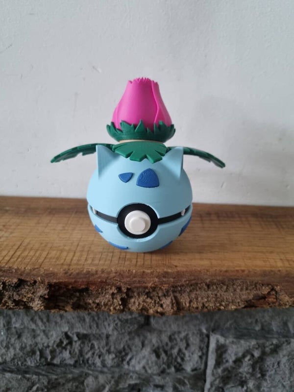 Ivysaur  - pokeball