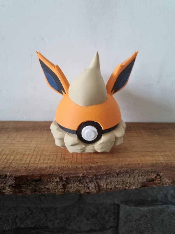 Flareon - pokeball