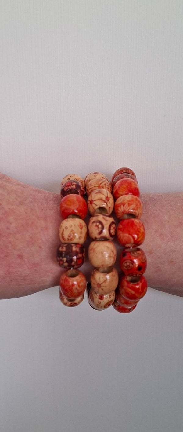 Houten kralen armbanden.