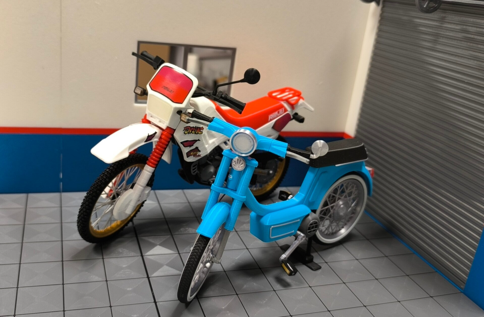 MAQUETA RIEJU DRAC AM5 + VESPINO L